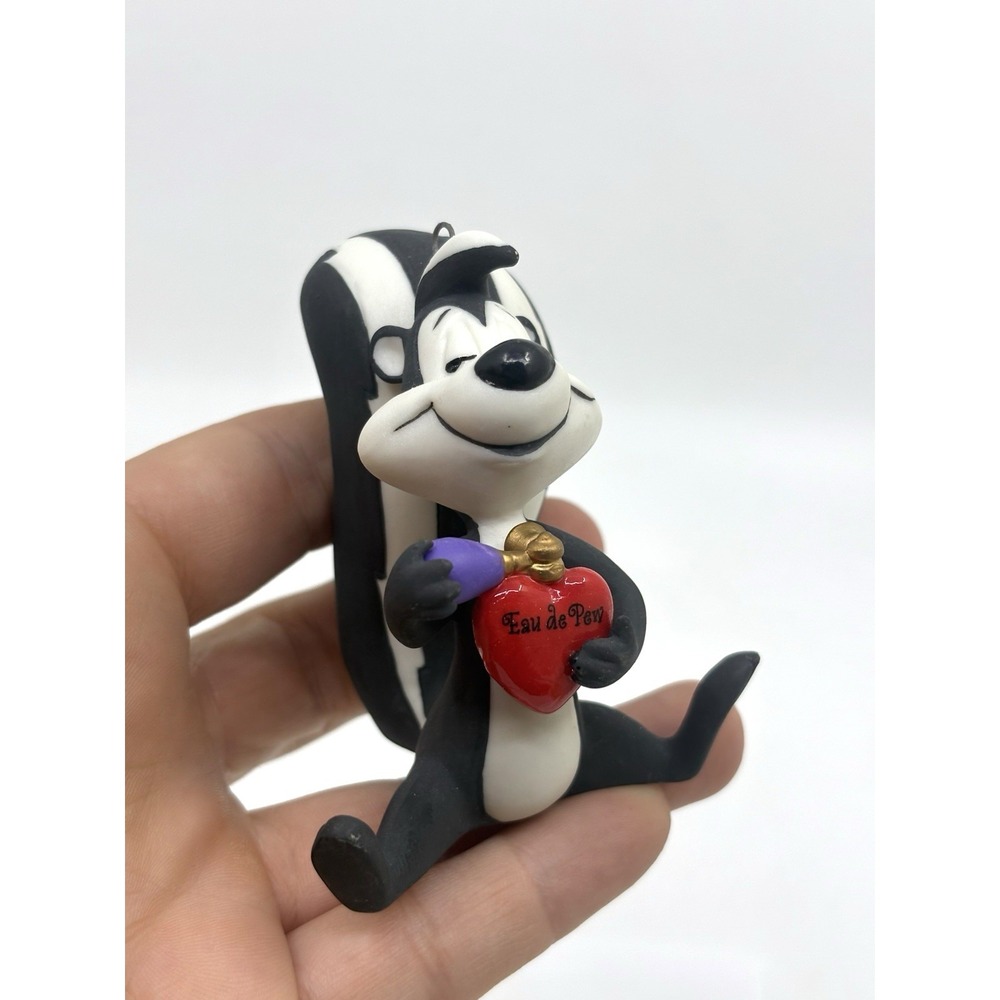 2015 Hallmark Porcelain Ornament Pepe Le Pew Eau De Pew Limited Edition